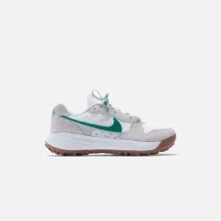 New Nike Acg Lowcate Light Iron Ore / Malachite / Summit White / Volt