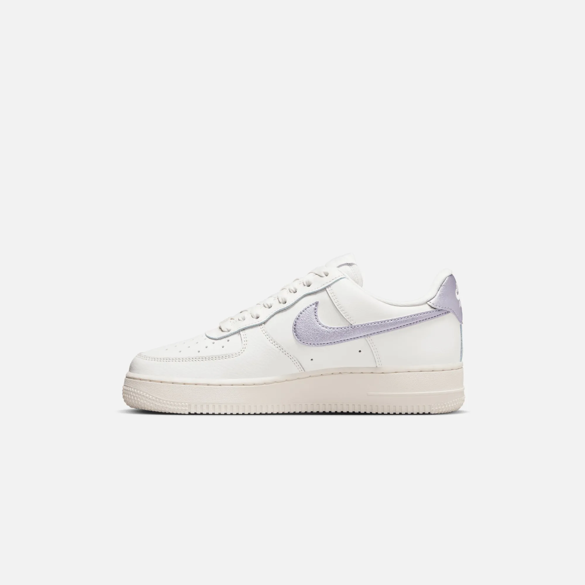 Discount Nike Air Force 1 `07 Ess Sail / Oxygen Purple