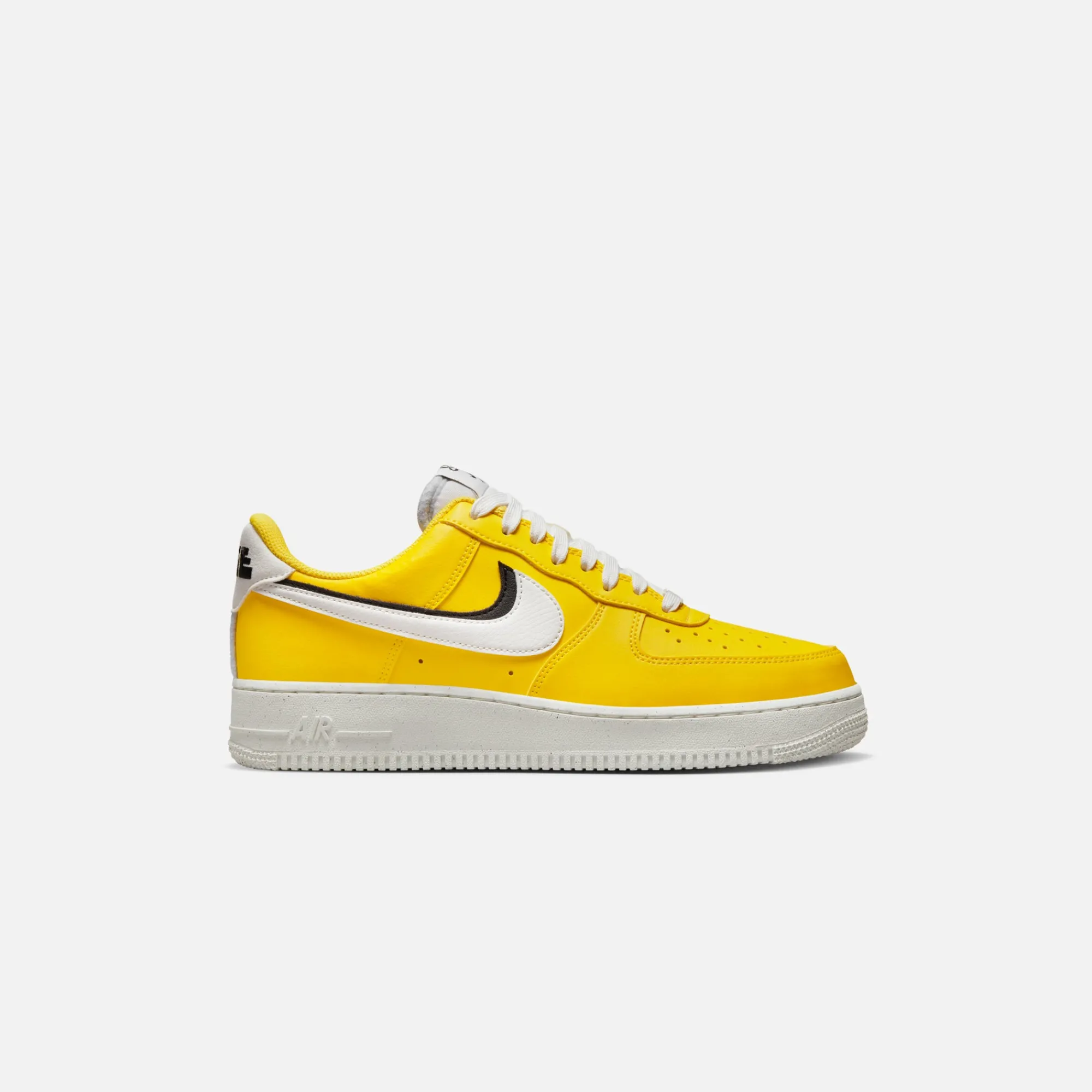 Fashion Nike Air Force 1 `07 Lv8 Tour Yellow / Sail-Black / White