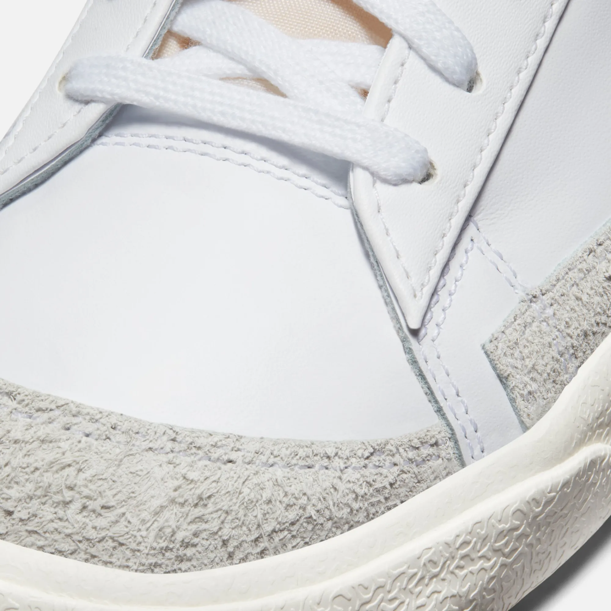 Store Nike Blazer Low `77 Vintage White / Black / Sail / Orange