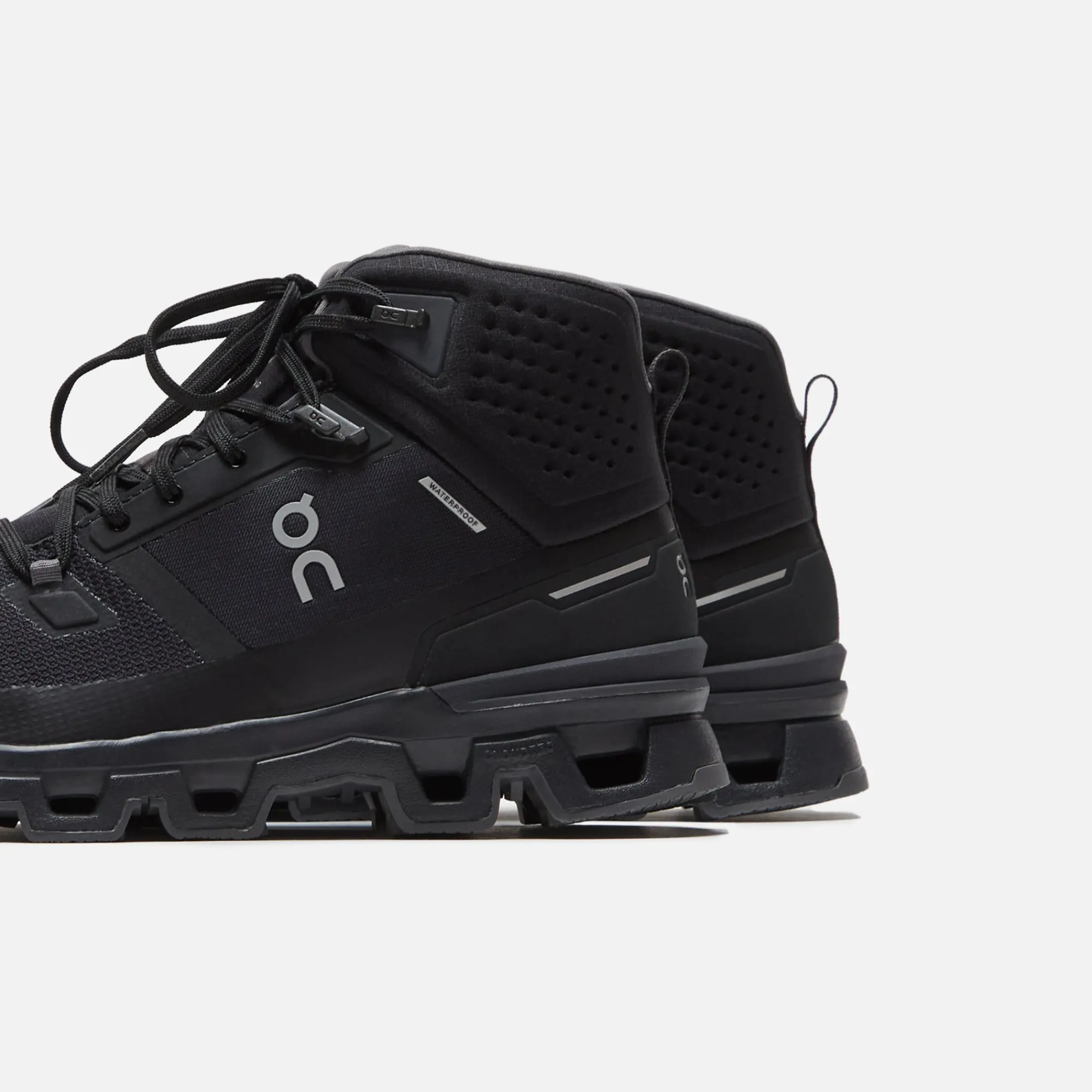 Store On Running Cloudrock 2 Waterproof Black / Eclipse