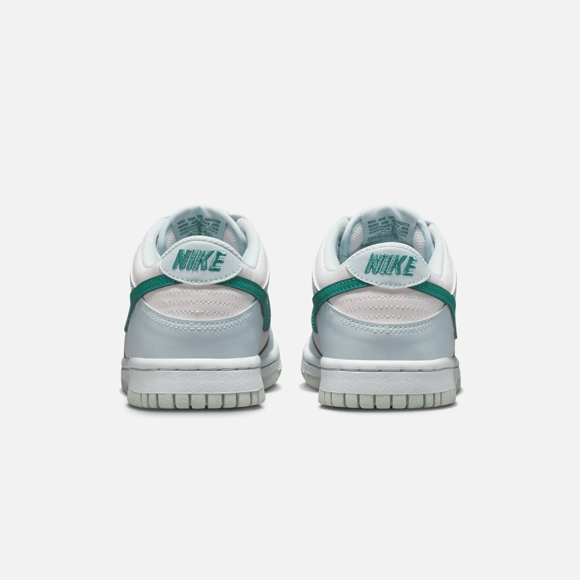 Store Nike Grade School Dunk Low Football Grey / Mineral Teal / Pearl Pink