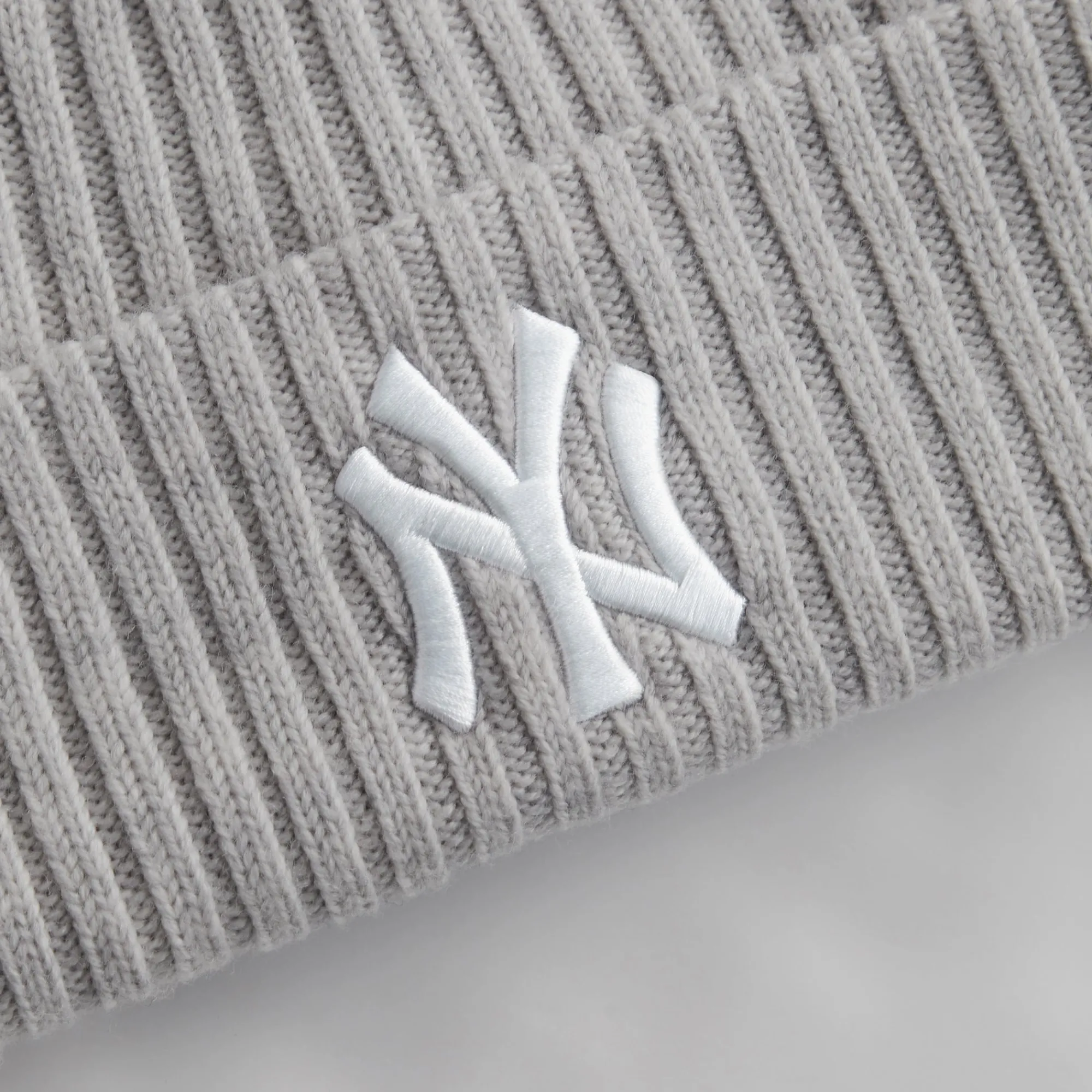 Best Kith & New Era For New York Yankees Knit Beanie Light Heather Grey