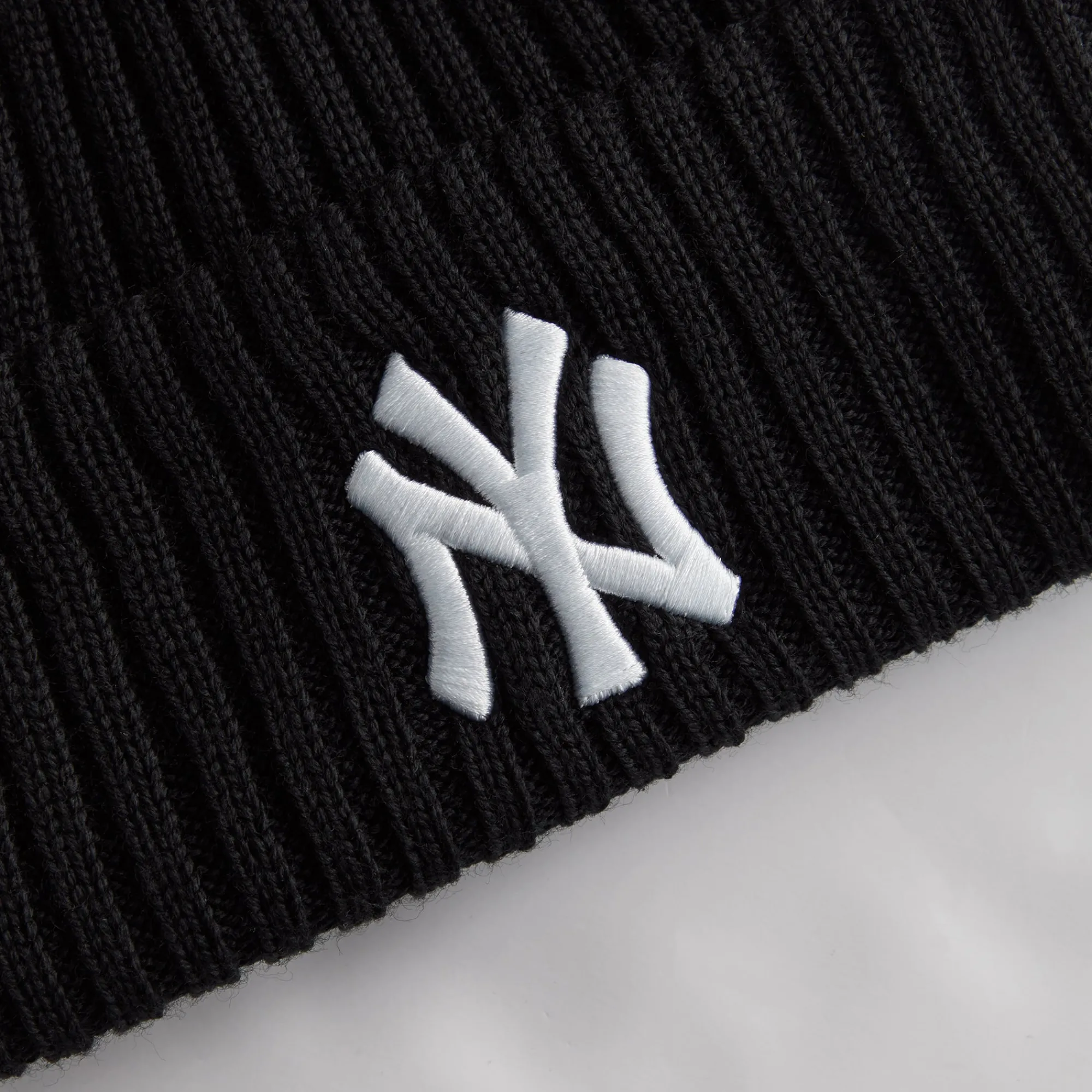 Shop Kith & New Era For New York Yankees Knit Beanie Black