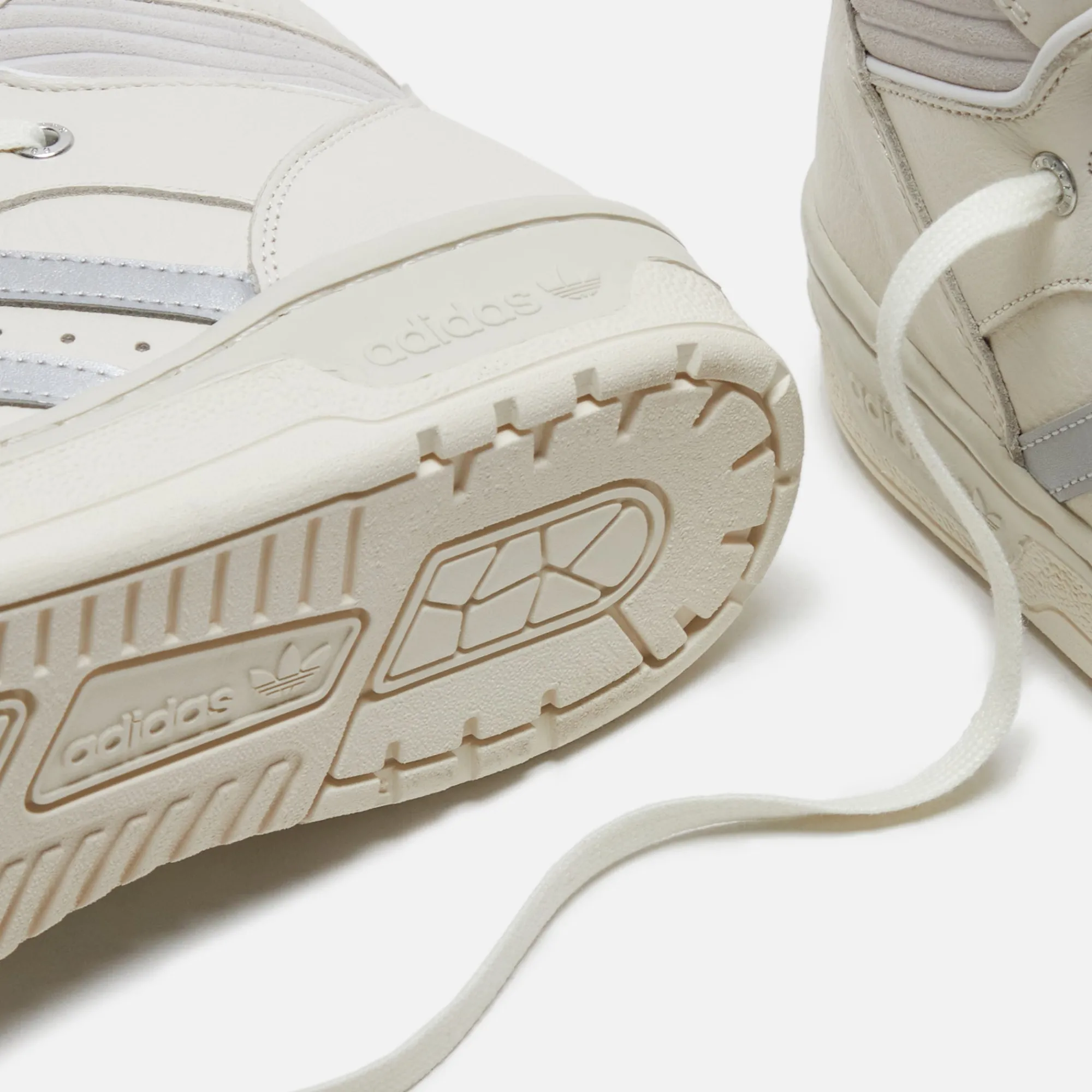 Fashion adidas Originals Rivalry High Consortium Chalk White / Silver Metallic / Grey One