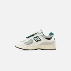 Online New Balance 2002R Sea Salt / Green / White
