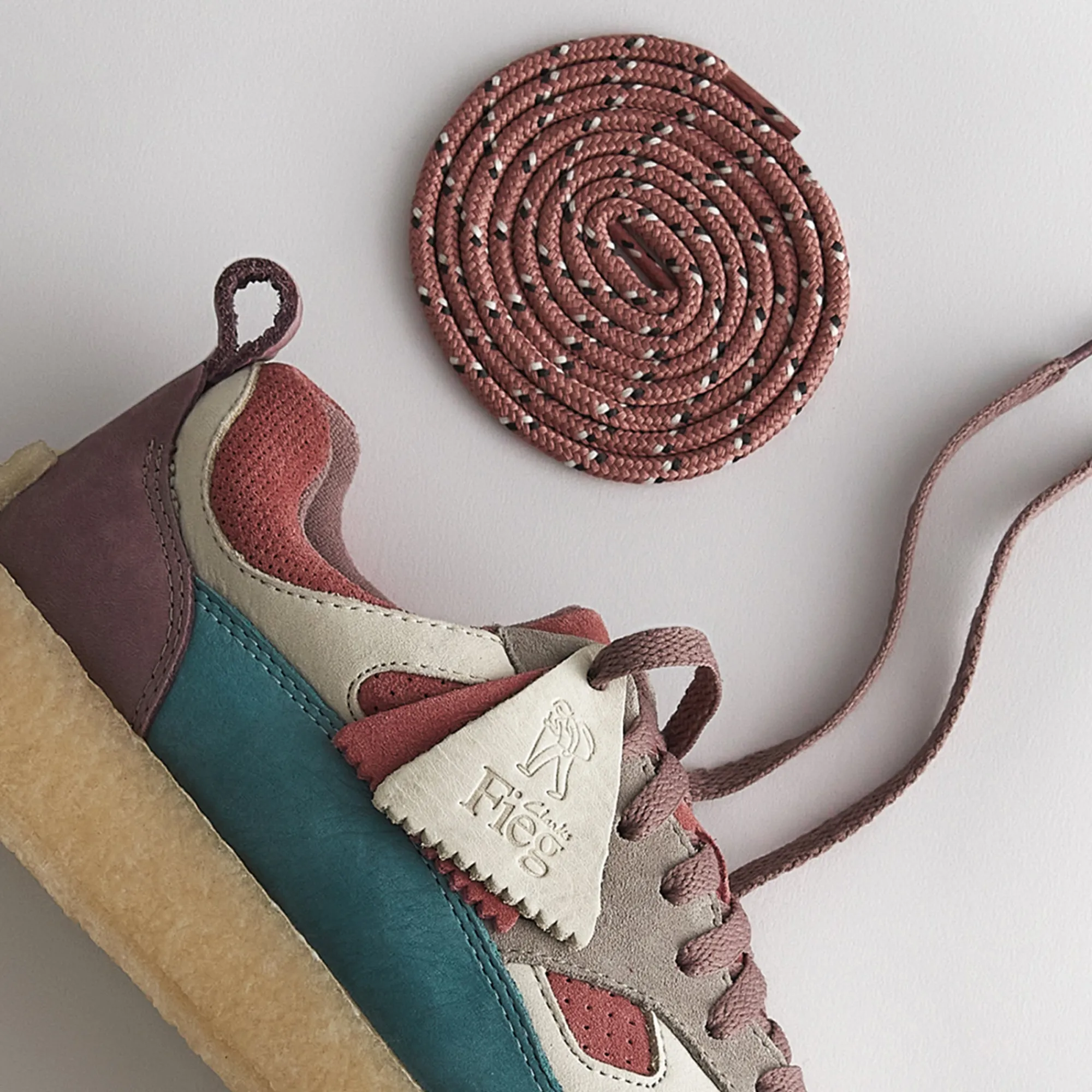 Hot Kith Ronnie Fieg For Clarks 8Th Street Lockhill Pink / Blue