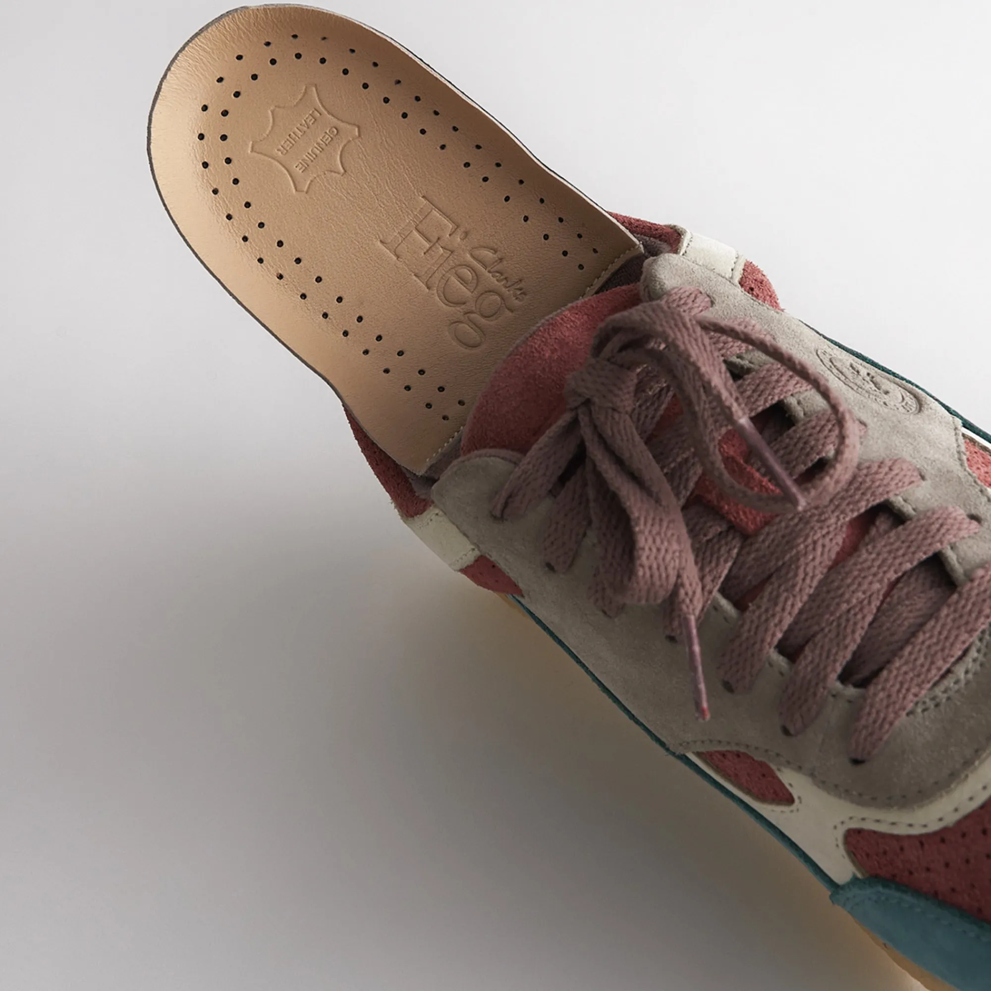 Hot Kith Ronnie Fieg For Clarks 8Th Street Lockhill Pink / Blue