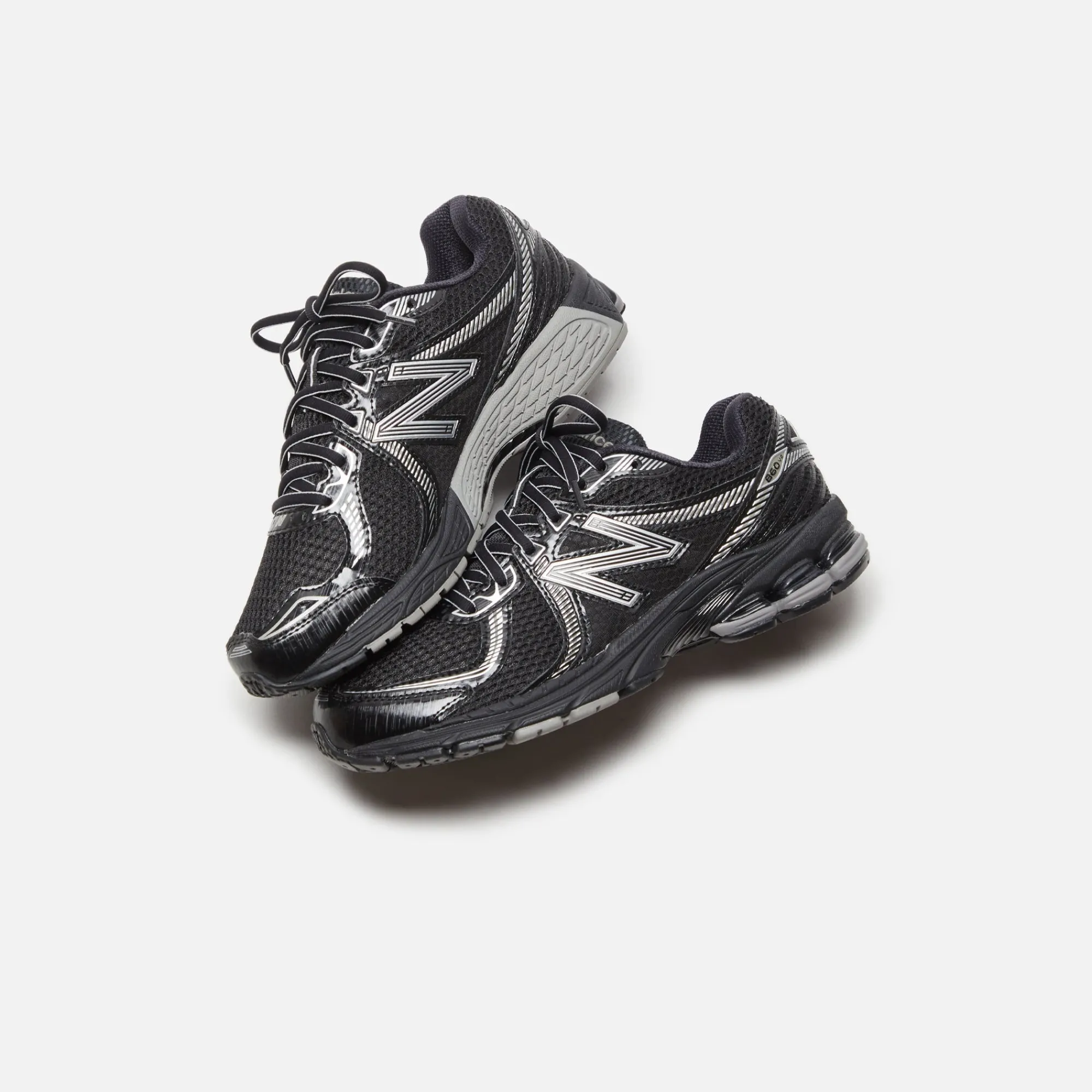 Flash Sale New Balance 860V2 Black / Silver Metallic