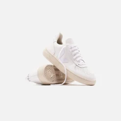 Shop Veja V10 Low White