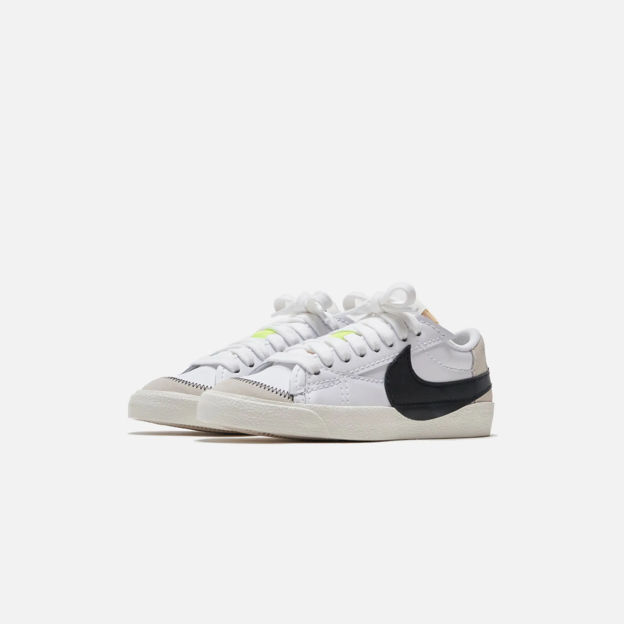 Discount Nike Wmns Blazer Low `77 Jumbo White / Black / Sail