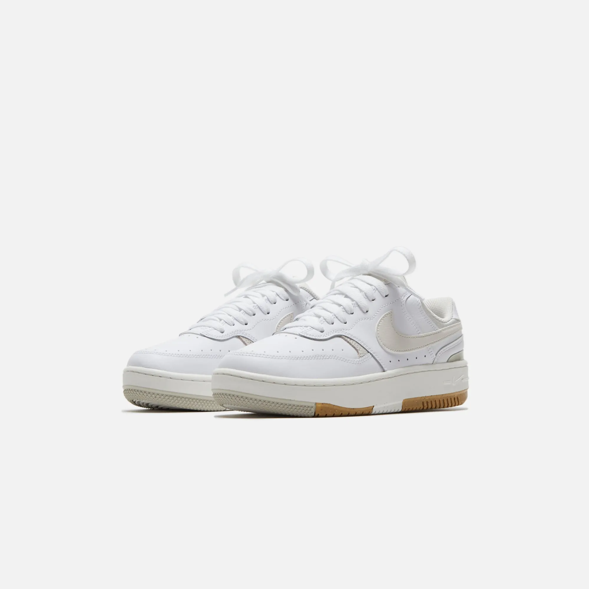 Discount Nike Wmns Gamma Force White / Phantom / Light Bone / Sanddrift