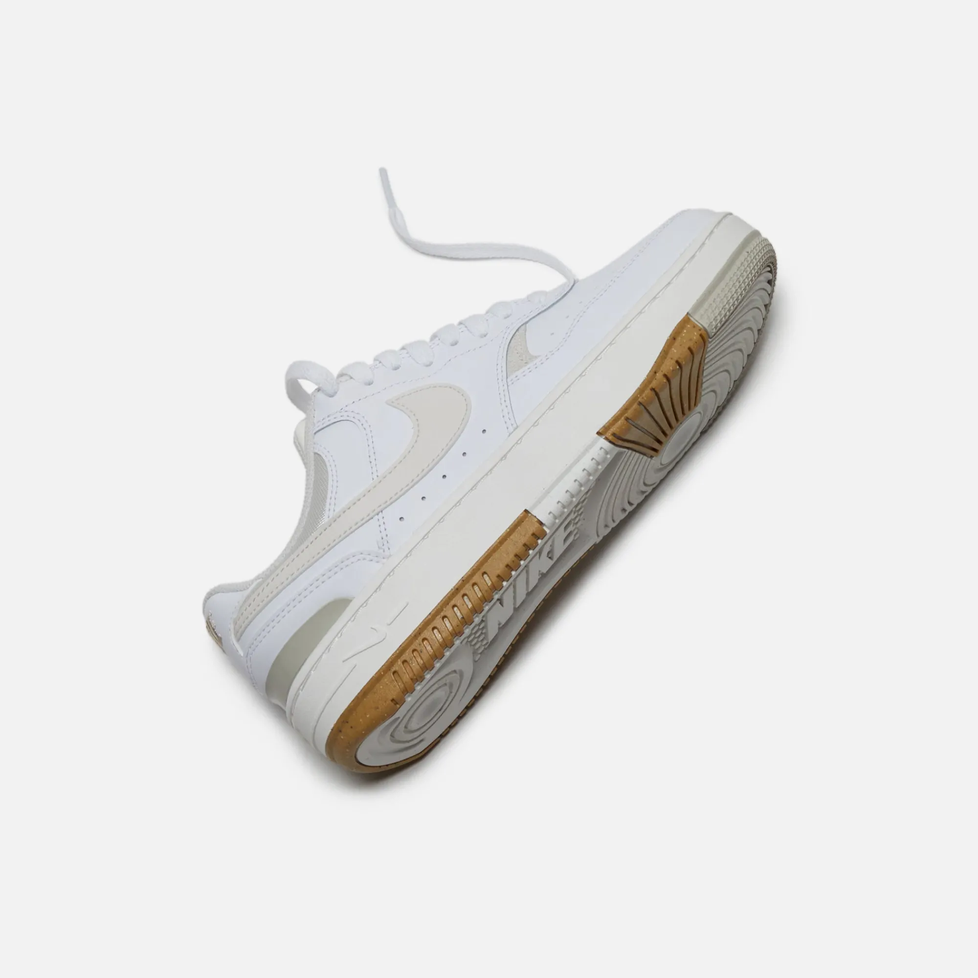 Discount Nike Wmns Gamma Force White / Phantom / Light Bone / Sanddrift