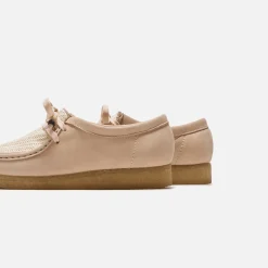 Shop Clarks Wmns Wallabee Raffia Natural