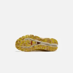 New On Running X Loewe Wmns Cloudventure Pale Yellow